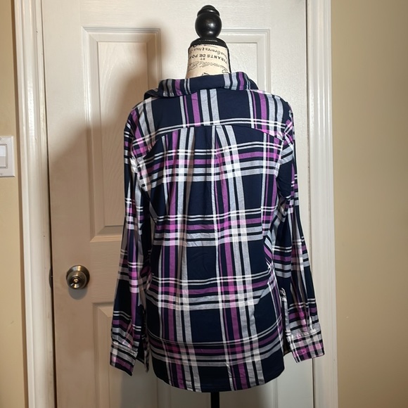 Beautiful plaid top - Picture 2 of 3